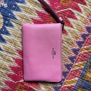 Coach corner zip pebbled leather wallet